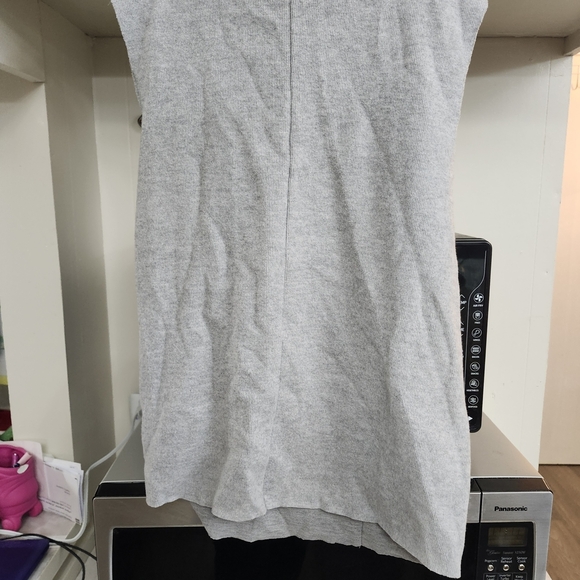 Zara Gray Sleeveless Turtleneck Sweatshirt - Picture 5 of 5